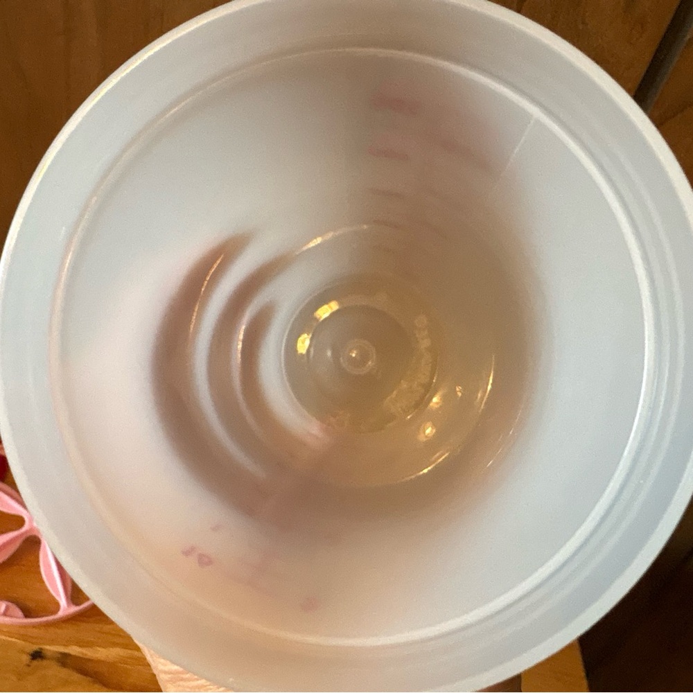 Tupperware Quick Shake Container - Picture 5 of 6